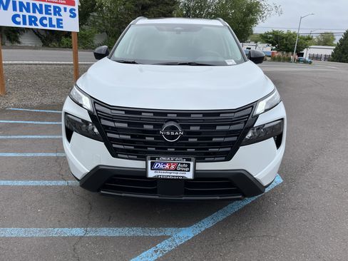Used 2026 Nissan Rogue SV AWD/4WD image 8