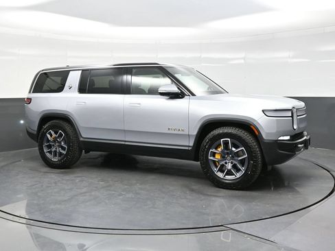 Used 2023 Rivian R1S Adventure AWD/4WD image 8