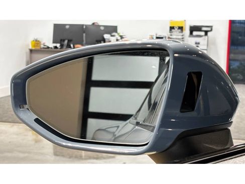 Used 2023 Audi e-tron GT Premium Plus image 33