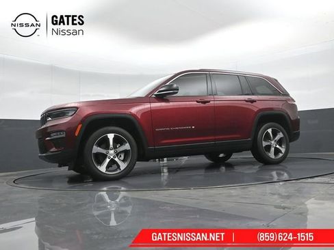 Used 2023 Jeep Grand Cherokee Limited AWD/4WD image 42