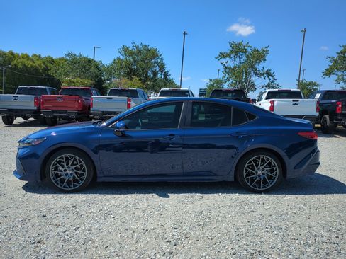 Used 2025 Toyota Camry XSE FWD image 7