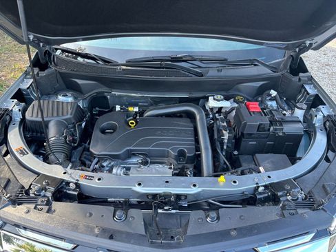 Used 2025 Chevrolet Equinox LT image 32