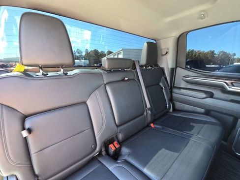 Used 2022 GMC Sierra 1500 SLT image 16