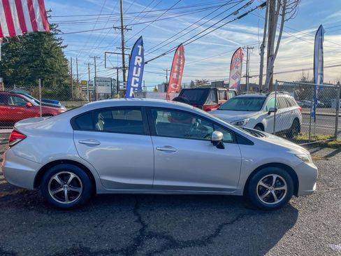 Used 2015 Honda Civic SE image 9