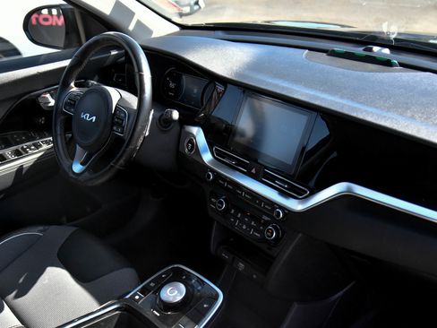 Used 2022 Kia Niro EX FWD image 42