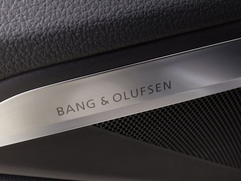 Used 2023 Audi e-tron Prestige w/ Prestige Package image 29