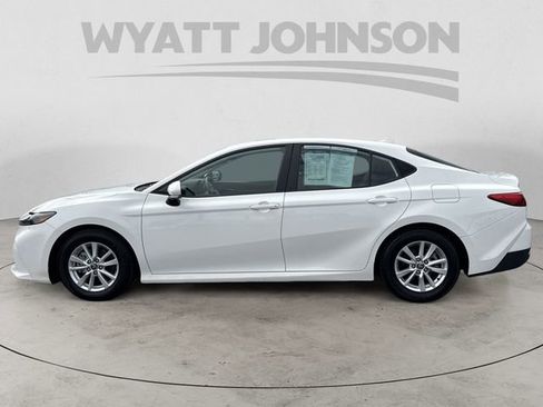 Used 2025 Toyota Camry LE image 2