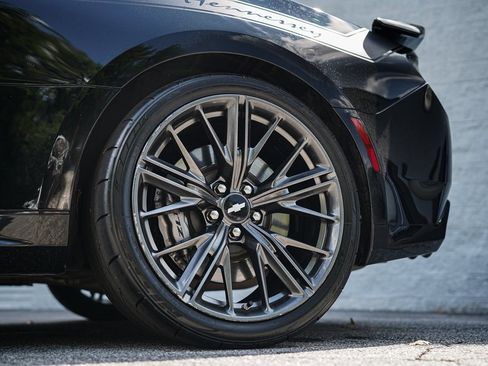 Used 2018 Chevrolet Camaro ZL1 image 18