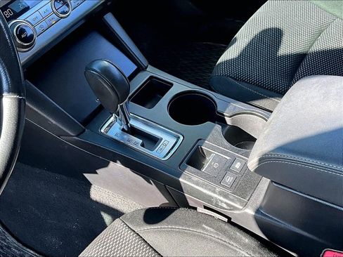 Used 2017 Subaru Outback 2.5i Premium image 13