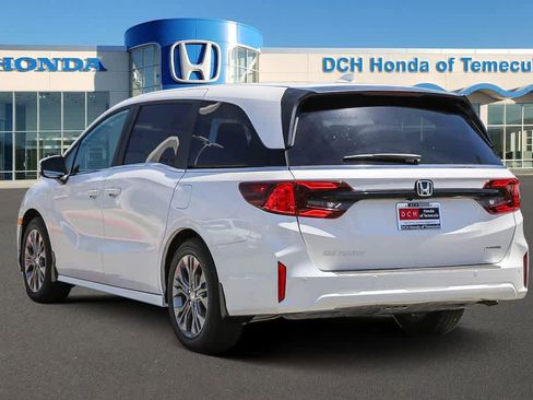 New 2026 Honda Odyssey Touring image 4