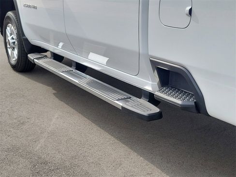 Used 2024 Chevrolet Silverado 2500 LT image 29