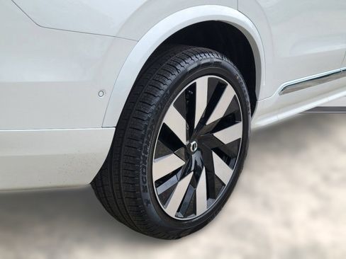 New 2024 Volvo XC90 T8 Plus w/ Protection Package Premier image 29