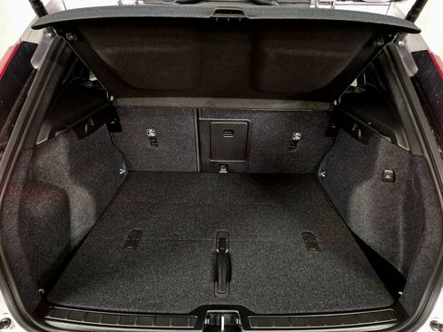 New 2026 Volvo XC40 B4 Plus w/ Climate Package FWD image 18