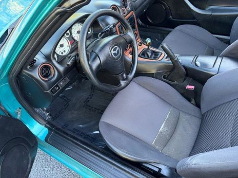 Used 2003 MAZDA MX-5 Miata RWD image 31