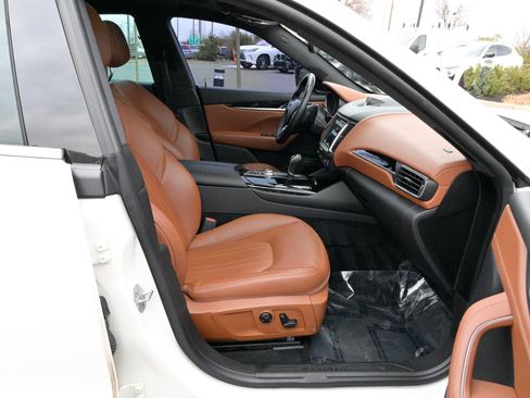 Certified 2018 Maserati Levante image 54