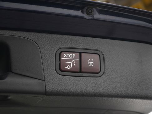 Used 2016 Mercedes-Benz GLC 300 4MATIC image 11