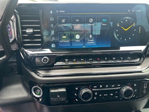 Used 2024 Chevrolet Silverado 2500 ZR2 w/ Technology Package image 24