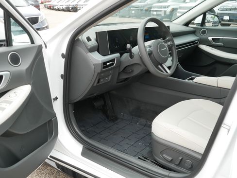 Certified 2025 Hyundai Sonata SEL AWD/4WD image 11