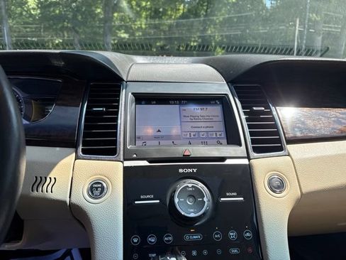 Used 2019 Ford Taurus Limited FWD image 19
