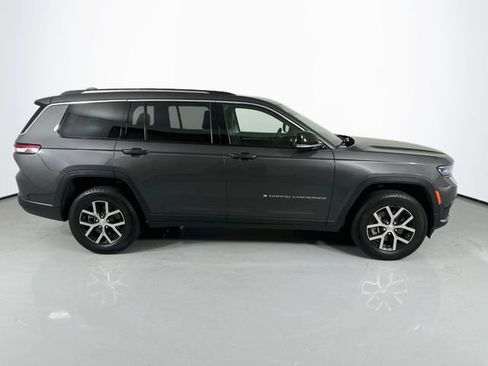 Used 2023 Jeep Grand Cherokee L Limited AWD/4WD image 10