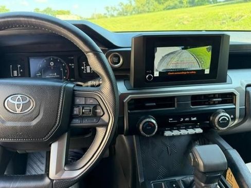 Certified 2025 Toyota 4Runner SR5 AWD/4WD image 9