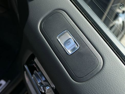 Used 2022 Mercedes-Benz G 550 image 27