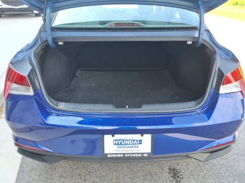 Used 2021 Hyundai Elantra SE FWD image 31