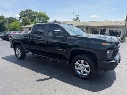 Used 2022 Chevrolet Silverado 2500 Custom w/ Custom Value Package AWD/4WD image 3