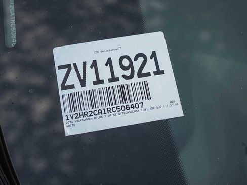 Certified 2024 Volkswagen Atlas SE image 28