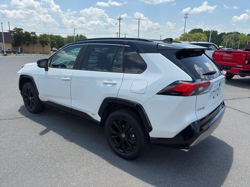 Used 2023 Toyota RAV4 XSE AWD/4WD image 5