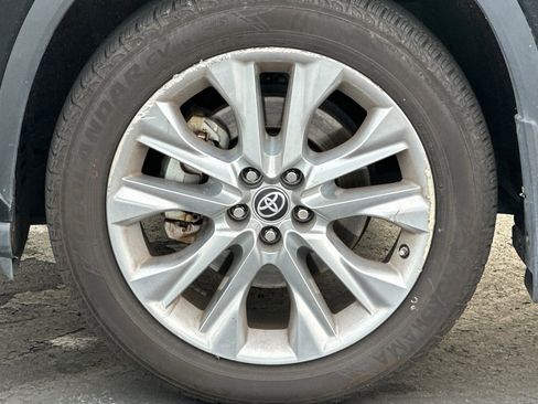 Used 2022 Toyota Highlander Limited image 46