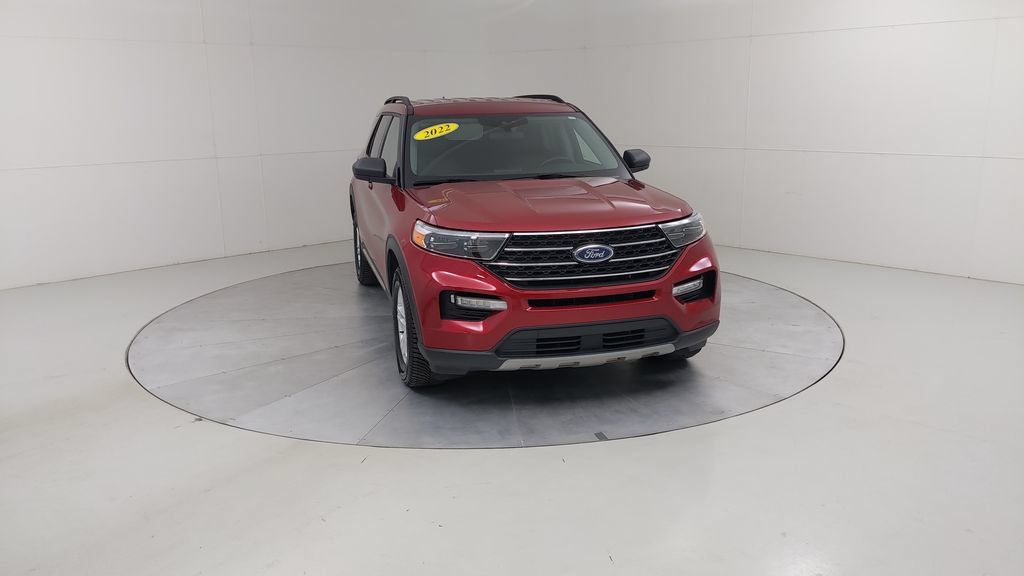 Certified 2022 Ford Explorer XLT w/ Equipment Group 202A AWD/4WD image 10