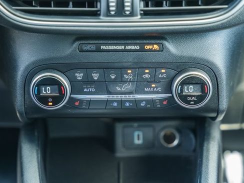 Used 2020 Ford Escape Titanium AWD/4WD image 22