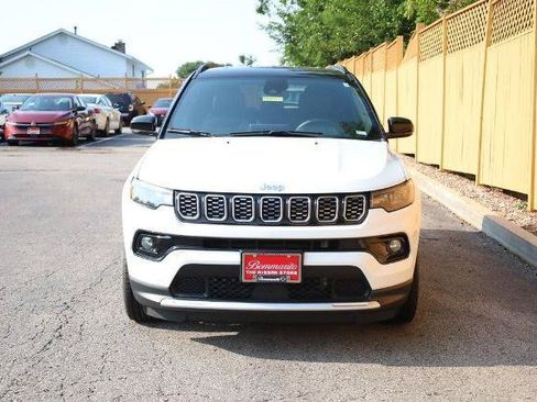 Used 2025 Jeep Compass Limited AWD/4WD image 4