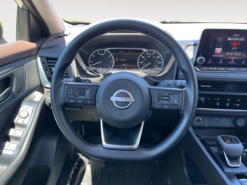Used 2023 Nissan Rogue S AWD/4WD image 12
