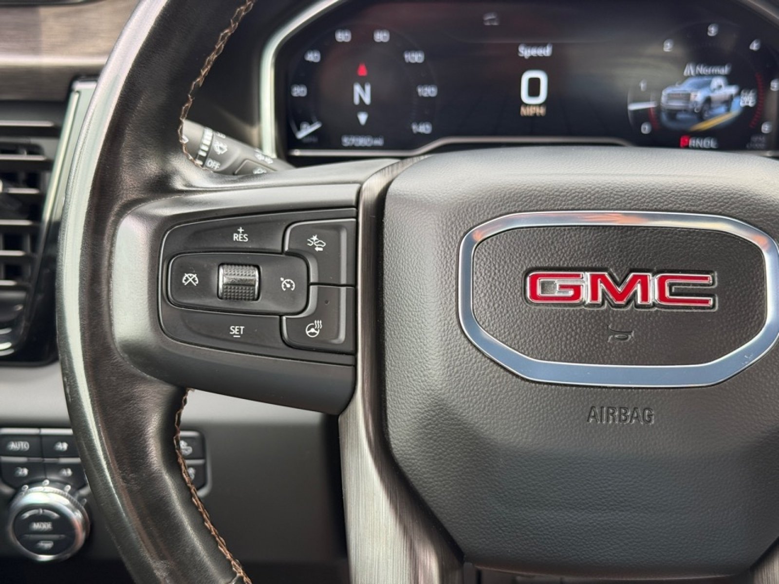 Used 2024 GMC Sierra 2500 AT4 w/ AT4 Premium Plus Package AWD/4WD image 22