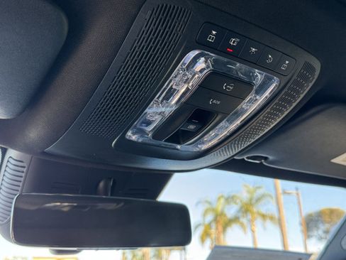 Used 2025 Mercedes-Benz GLB 250 image 23