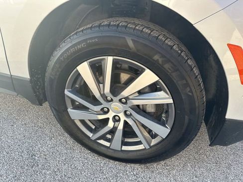 Used 2022 Chevrolet Equinox Premier AWD/4WD image 12