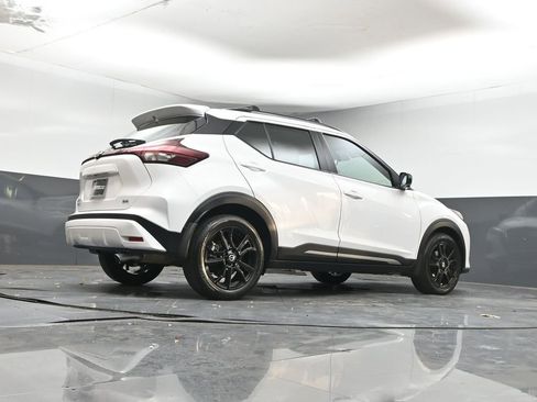 Used 2021 Nissan Kicks SR w/ SR Premium Package image 30
