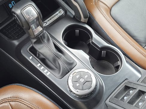 Used 2024 Ford Bronco Outer Banks image 19