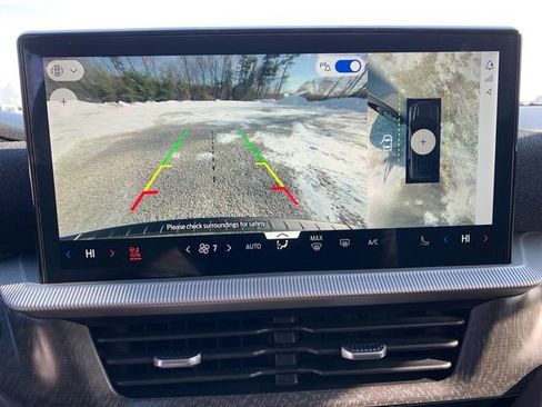 Used 2025 Ford Explorer Platinum image 36