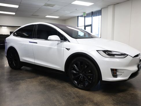 Used 2017 Tesla Model X 100D image 7