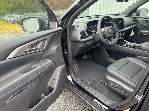 New 2026 Chevrolet Traverse LT image 13