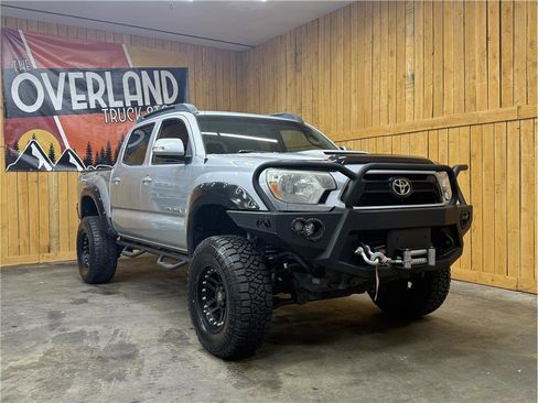 Used 2012 Toyota Tacoma 4x4 Double Cab w/ TRD Sport Pkg image 1