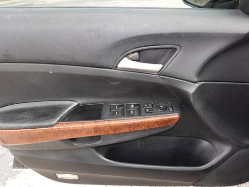 Used 2011 Honda Accord EX image 18