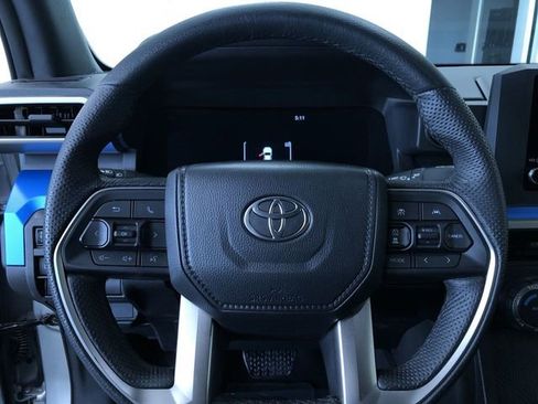 Used 2025 Toyota Tacoma TRD Off-Road image 18