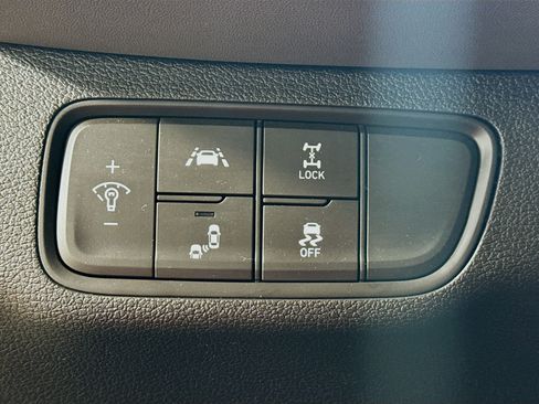 Used 2019 Hyundai Santa Fe SEL AWD/4WD image 13