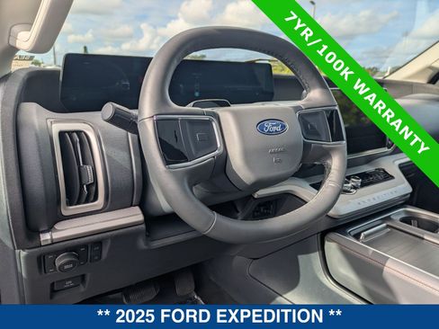 Certified 2025 Ford Expedition Active AWD/4WD image 32