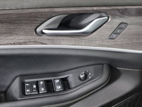 Used 2023 Jeep Grand Cherokee Limited AWD/4WD image 20
