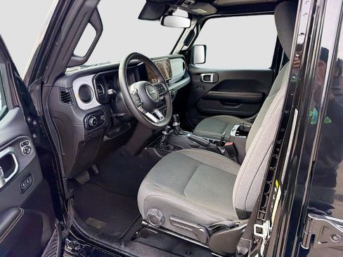 Used 2024 Jeep Wrangler Sahara image 26